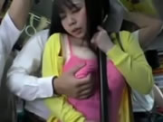 Otobüste sevimli busty japon kız